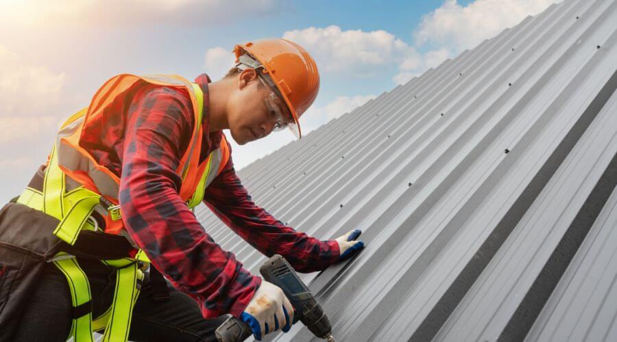 Professional gutter cleaning in Northfield, CT